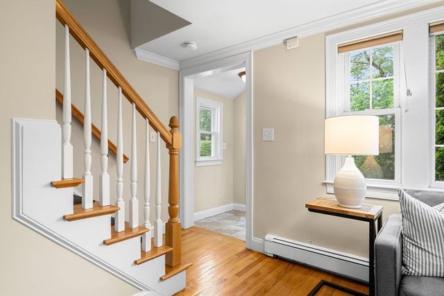 19 Cunningham Cir, Waltham, MA 02453