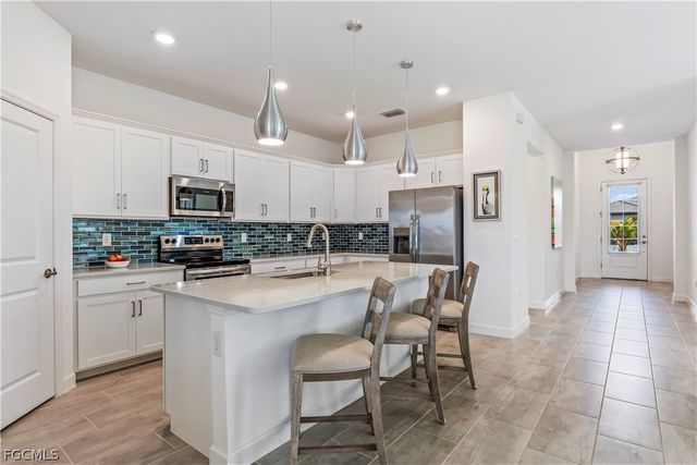 13821 Pine Lodge LN, Fort Myers, FL 33913