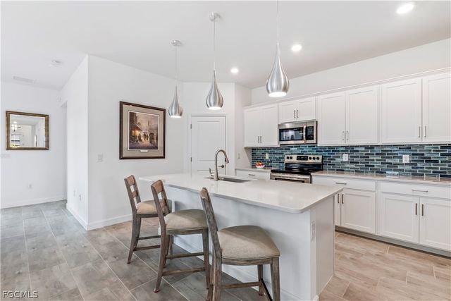 13821 Pine Lodge LN, Fort Myers, FL 33913