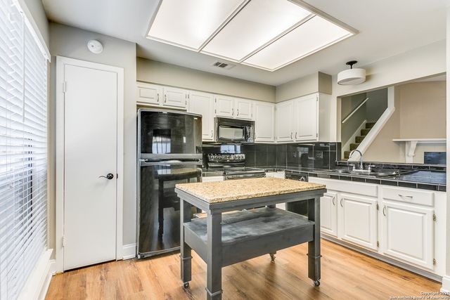 829 W Bitters Rd Apt 502, San Antonio, TX 78216