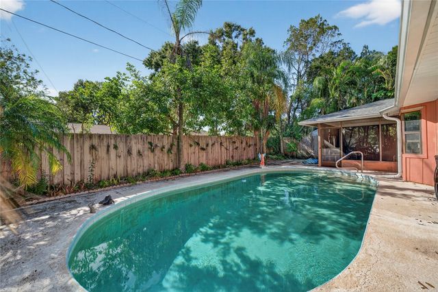 1875 5th Street, Vero Beach, FL 32962