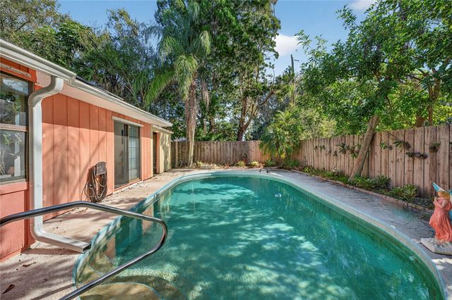 1875 5th Street, Vero Beach, FL 32962