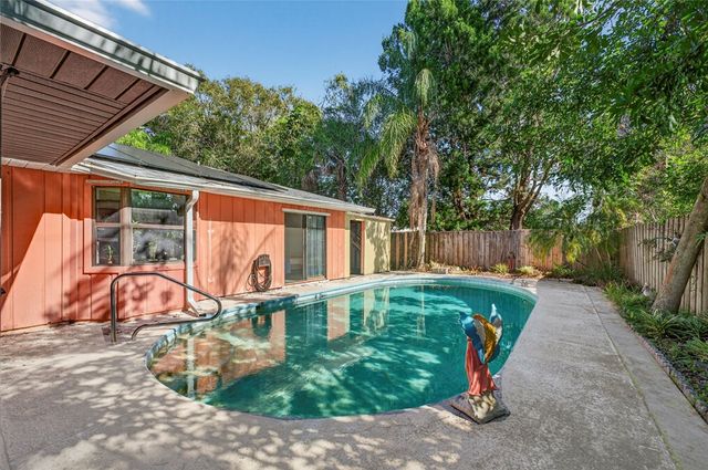 1875 5th Street, Vero Beach, FL 32962