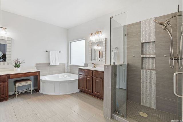 106 Blue Thorn Trl, San Antonio, TX 78256