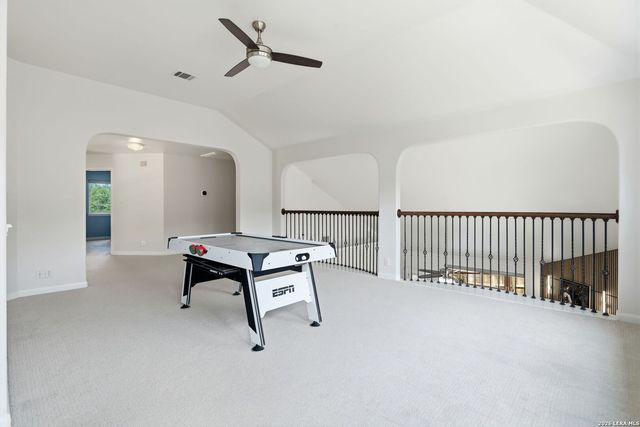 106 Blue Thorn Trl, San Antonio, TX 78256
