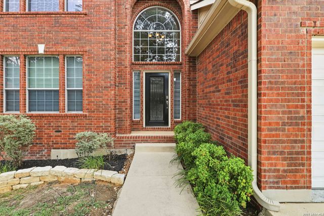 106 Blue Thorn Trl, San Antonio, TX 78256