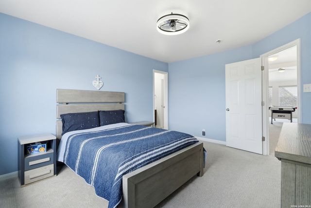 106 Blue Thorn Trl, San Antonio, TX 78256