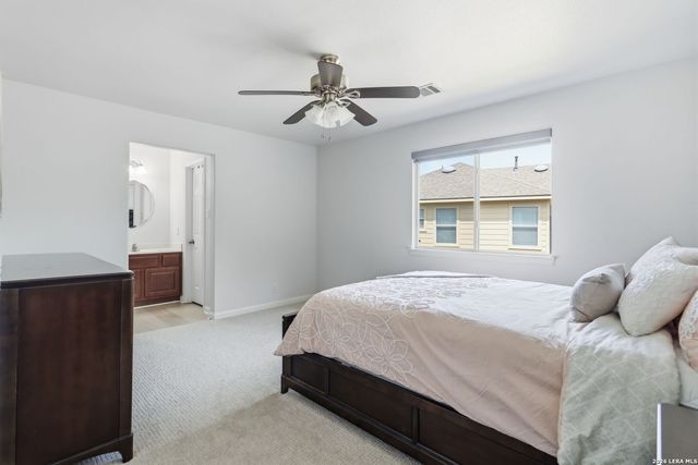 106 Blue Thorn Trl, San Antonio, TX 78256