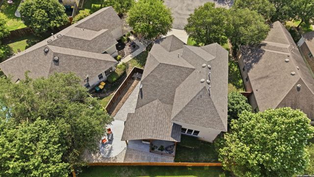 106 Blue Thorn Trl, San Antonio, TX 78256