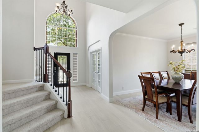106 Blue Thorn Trl, San Antonio, TX 78256