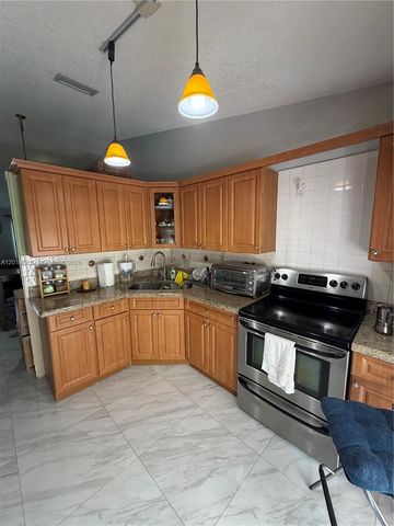 7101 W 24th Avenue 14, Hialeah, FL 33016