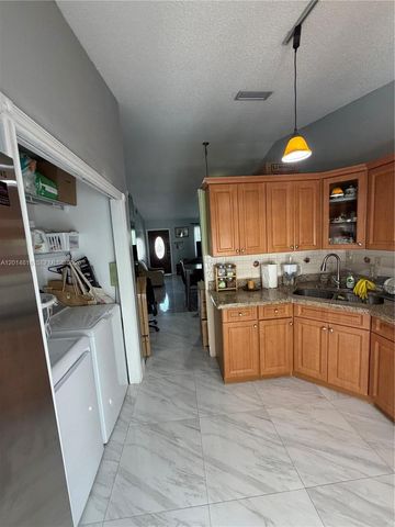 7101 W 24th Avenue 14, Hialeah, FL 33016