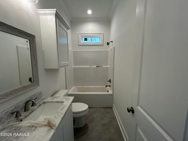 301 Grand Oak Drive, Broussard, LA 70518