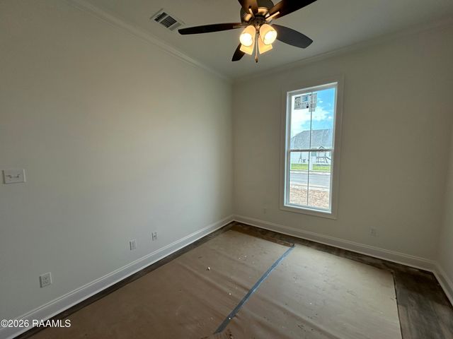 301 Grand Oak Drive, Broussard, LA 70518