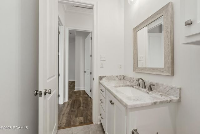 301 Grand Oak Drive, Broussard, LA 70518