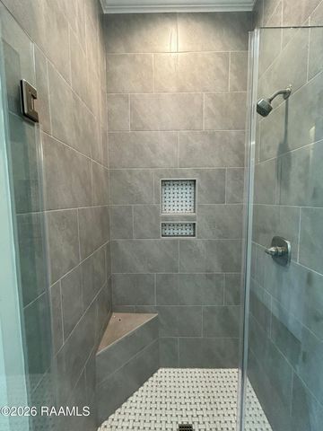 301 Grand Oak Drive, Broussard, LA 70518