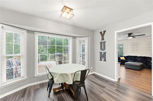14421 S COTTONWOOD Drive, Olathe, KS 66062