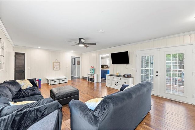 14421 S COTTONWOOD Drive, Olathe, KS 66062