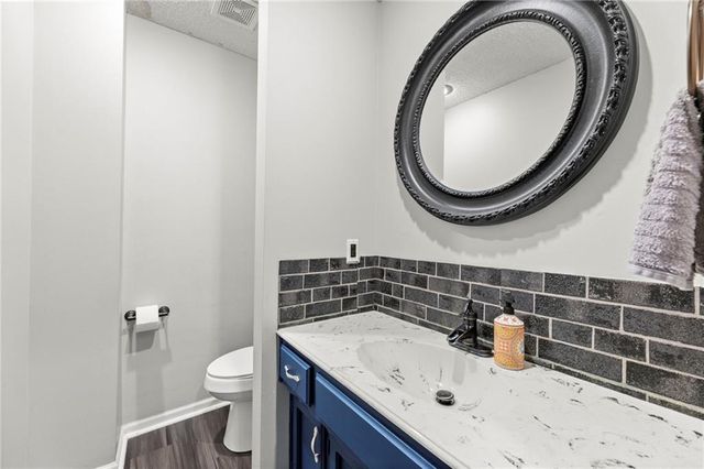 14421 S COTTONWOOD Drive, Olathe, KS 66062