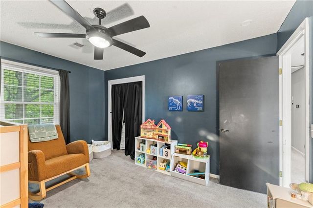 14421 S COTTONWOOD Drive, Olathe, KS 66062