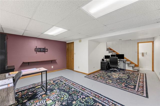 14421 S COTTONWOOD Drive, Olathe, KS 66062