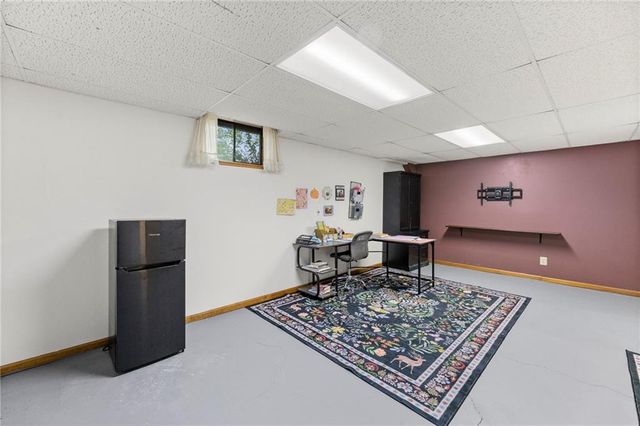 14421 S COTTONWOOD Drive, Olathe, KS 66062