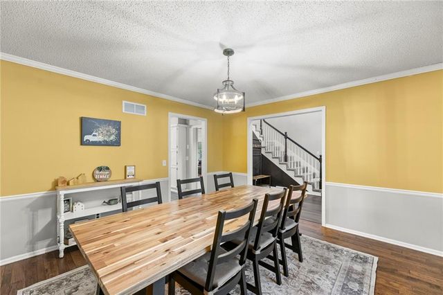 14421 S COTTONWOOD Drive, Olathe, KS 66062