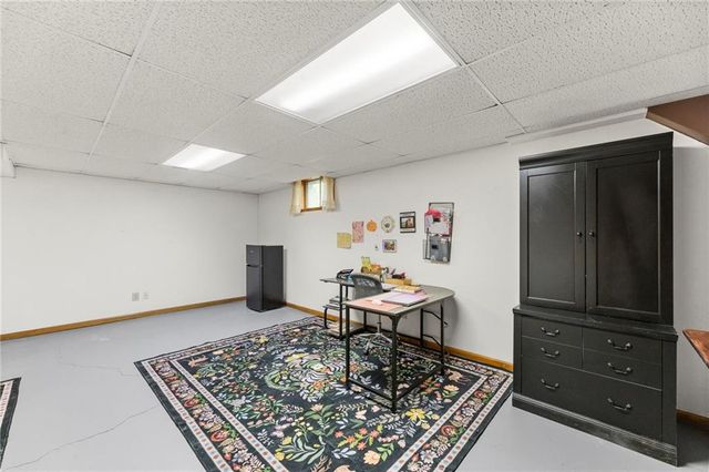 14421 S COTTONWOOD Drive, Olathe, KS 66062