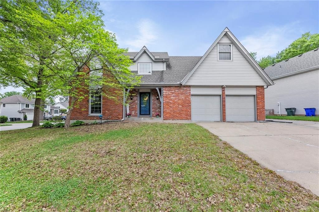 14421 S COTTONWOOD Drive, Olathe, KS 66062