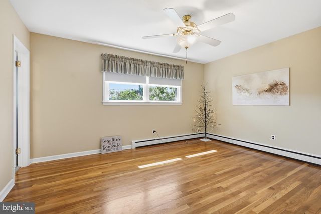 117 LARKSPUR DR, Newark, DE 19711