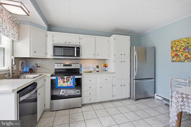 117 LARKSPUR DR, Newark, DE 19711
