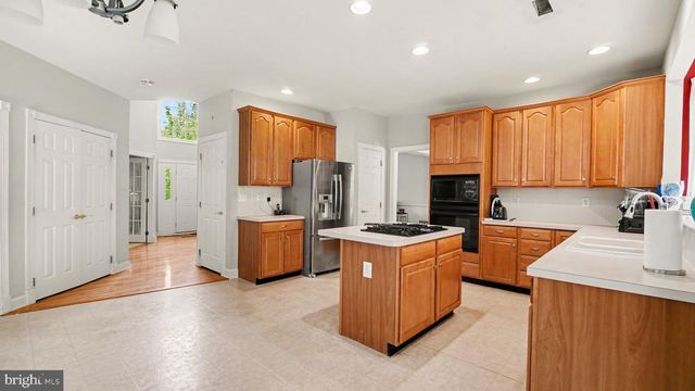 505 SPRINGVIEW LN, Phoenixville, PA 19460