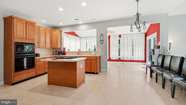 505 SPRINGVIEW LN, Phoenixville, PA 19460