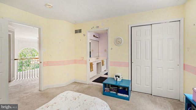 505 SPRINGVIEW LN, Phoenixville, PA 19460