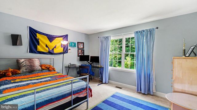 505 SPRINGVIEW LN, Phoenixville, PA 19460