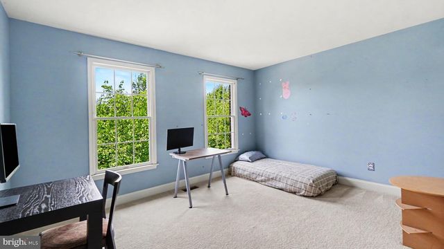 505 SPRINGVIEW LN, Phoenixville, PA 19460