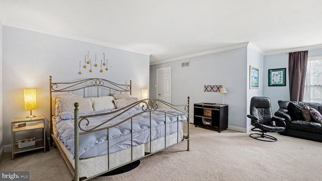 505 SPRINGVIEW LN, Phoenixville, PA 19460