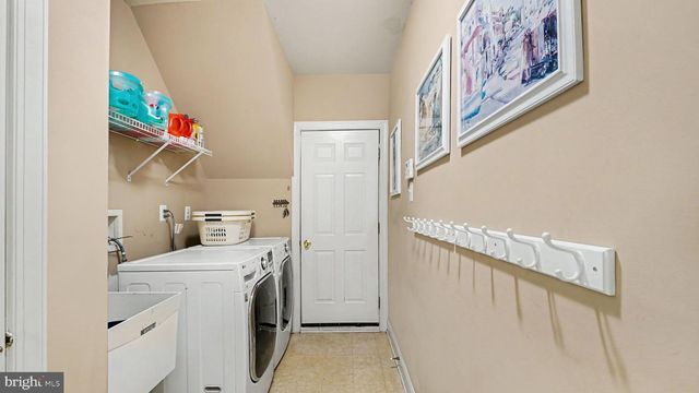 505 SPRINGVIEW LN, Phoenixville, PA 19460