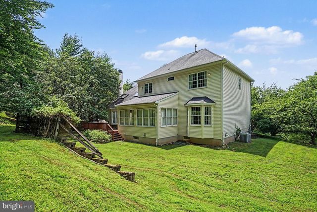 505 SPRINGVIEW LN, Phoenixville, PA 19460
