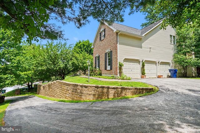 505 SPRINGVIEW LN, Phoenixville, PA 19460