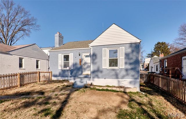 8257 Watson Road, Webster Groves, MO 63119