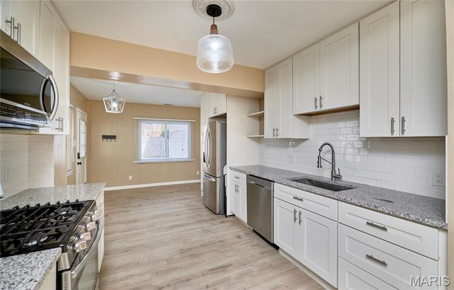 8257 Watson Road, Webster Groves, MO 63119