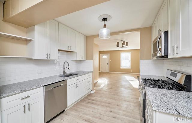 8257 Watson Road, Webster Groves, MO 63119