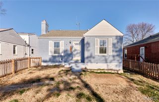 8257 Watson Road, Webster Groves, MO 63119