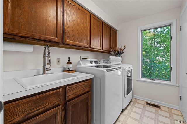 50 Framingham Lane, Pittsford, NY 14534