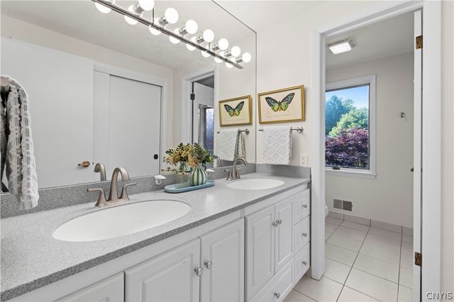 50 Framingham Lane, Pittsford, NY 14534