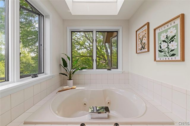 50 Framingham Lane, Pittsford, NY 14534