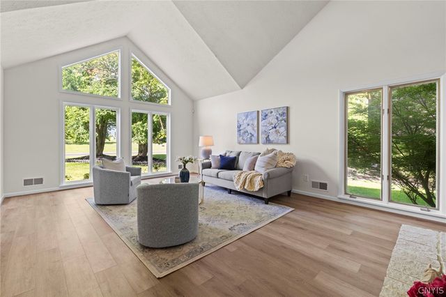 50 Framingham Lane, Pittsford, NY 14534