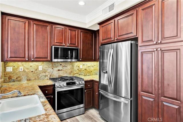 347 Tall Oak, Irvine, CA 92603