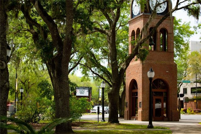 1017 SE 9 AVENUE, Gainesville, FL 32601